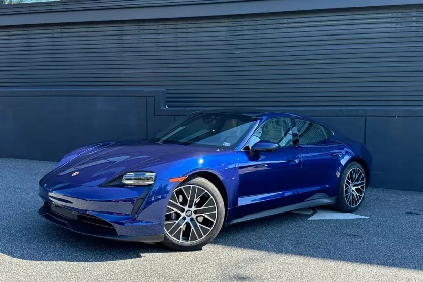 2022 Porsche Taycan Turbo photo 1