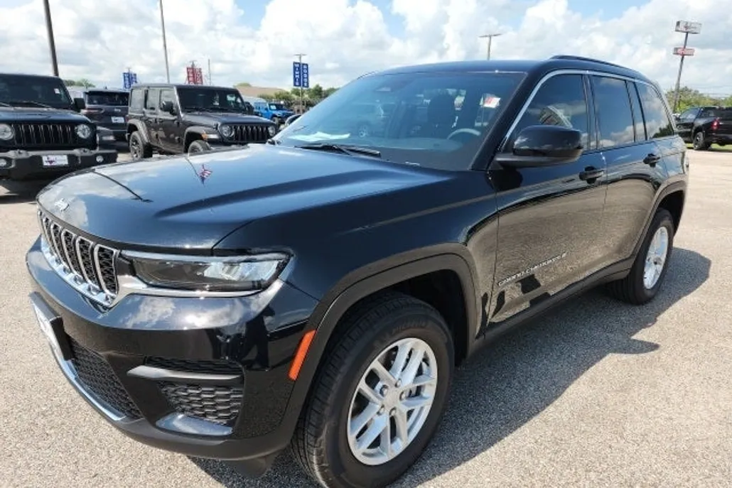 2025 Jeep Grand Cherokee Laredo X photo 1