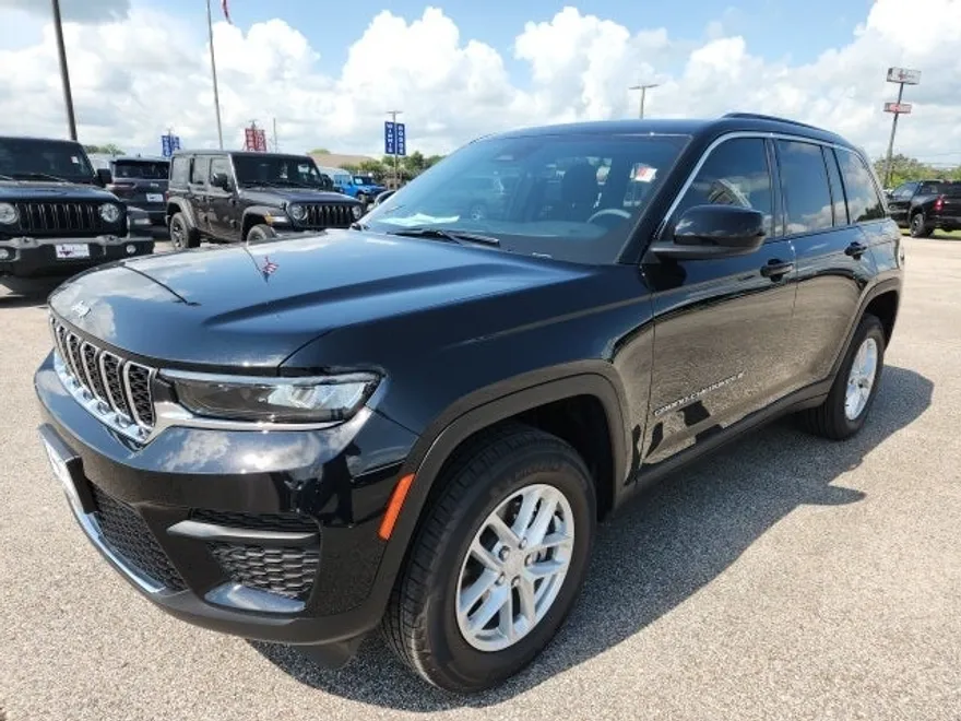 2025 Jeep Grand Cherokee Laredo X photo 1