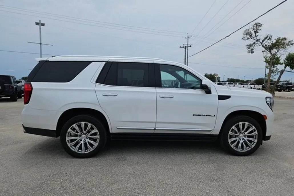2024 Gmc Yukon Denali photo 1