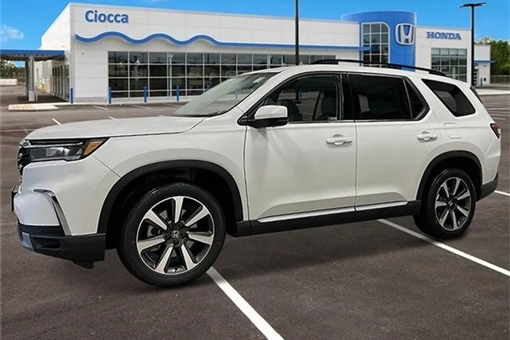 2025 Honda Pilot Elite photo 1