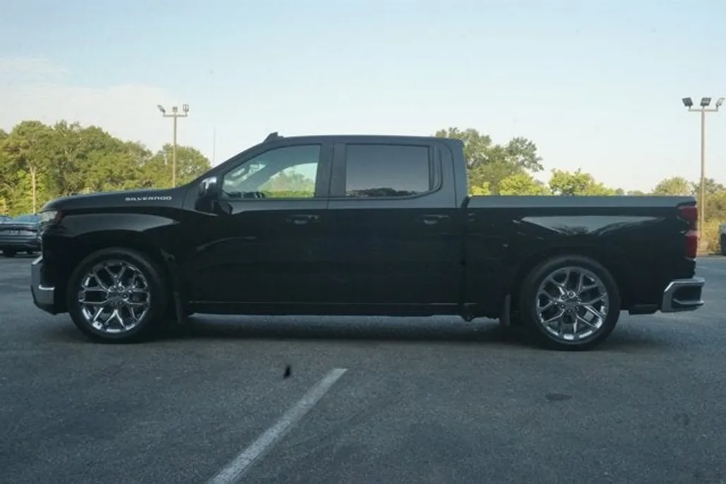 2019 Chevrolet Silverado 1500 LT photo 1