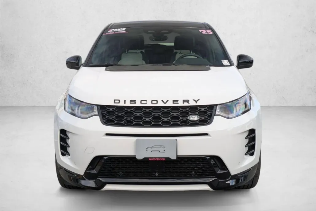 2025 Land Rover Discovery Sport Dynamic SE photo 1