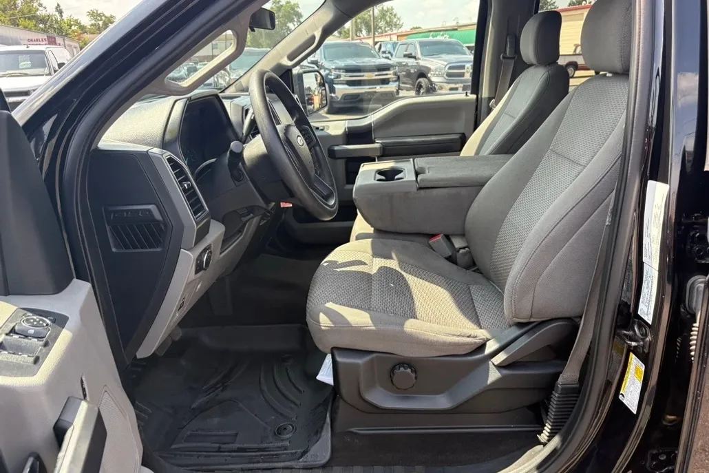 2020 Ford F-150 XLT photo 1