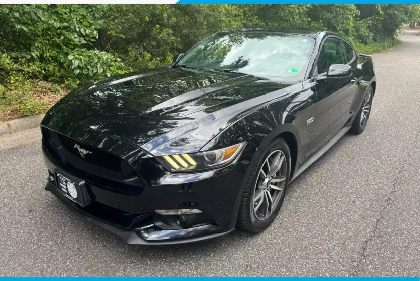 2017 Ford Mustang GT Premium photo 1