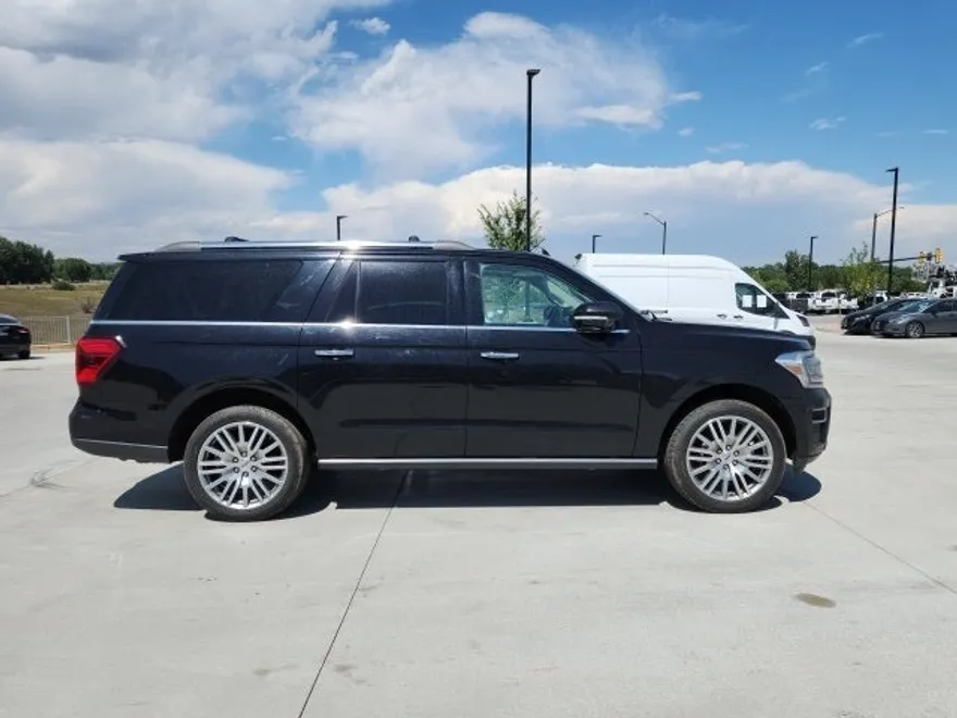 2023 Ford Expedition MAX Limited photo 1