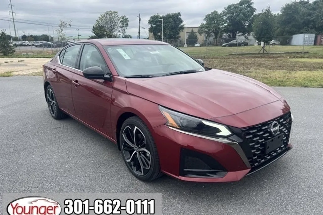 2025 Nissan Altima 2.5 SR photo 1