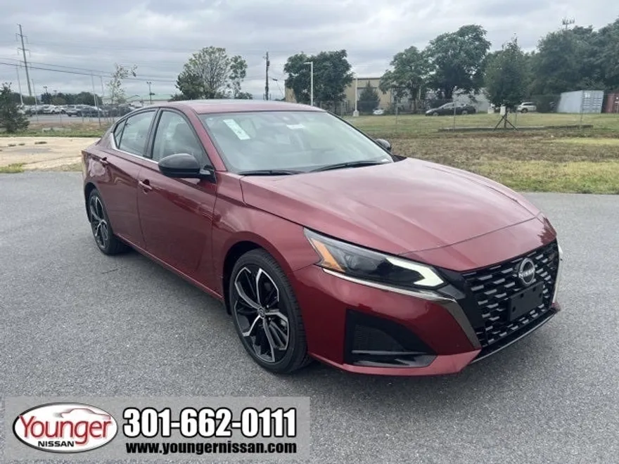 2025 Nissan Altima 2.5 SR photo 1