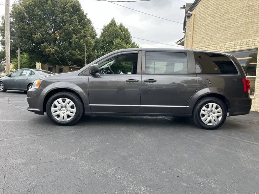 2019 Dodge Grand Caravan SE Plus photo 1