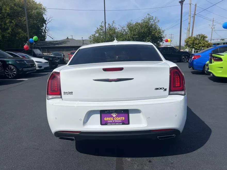 2023 Chrysler 300 S photo 1