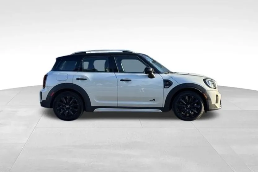 2023 Mini Countryman S ALL4 photo 1