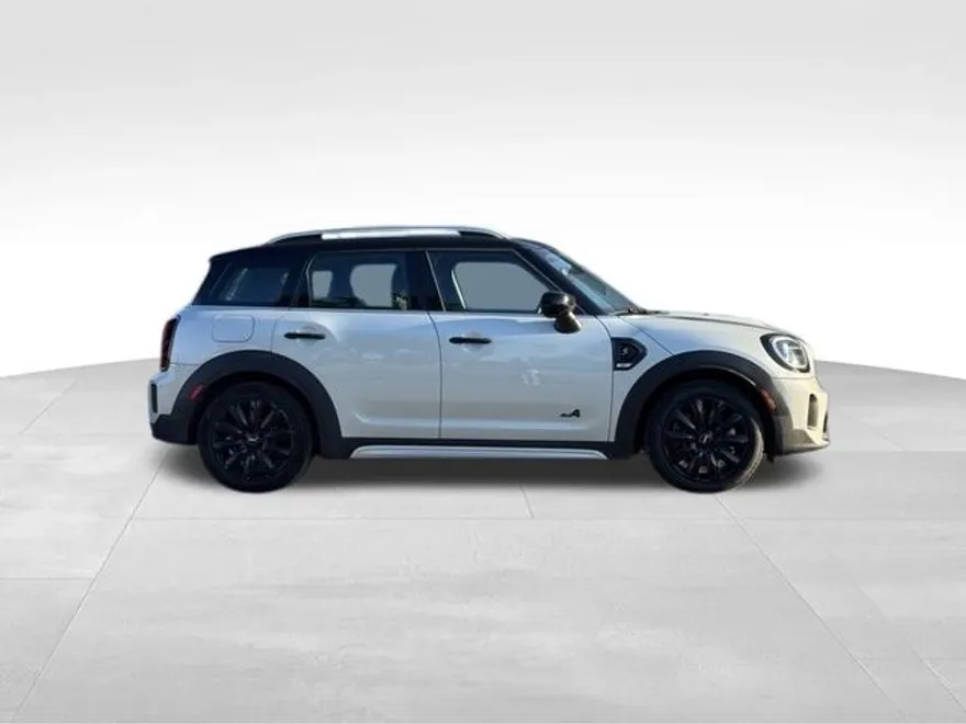 2023 Mini Countryman S ALL4 photo 1