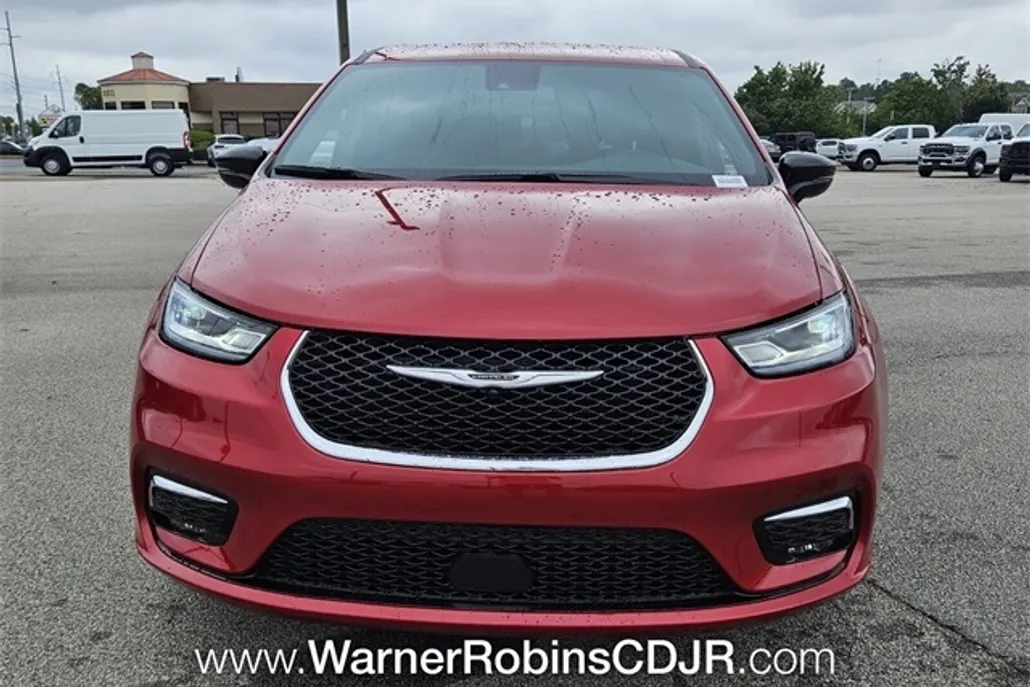 2026 Chrysler Pacifica photo 1