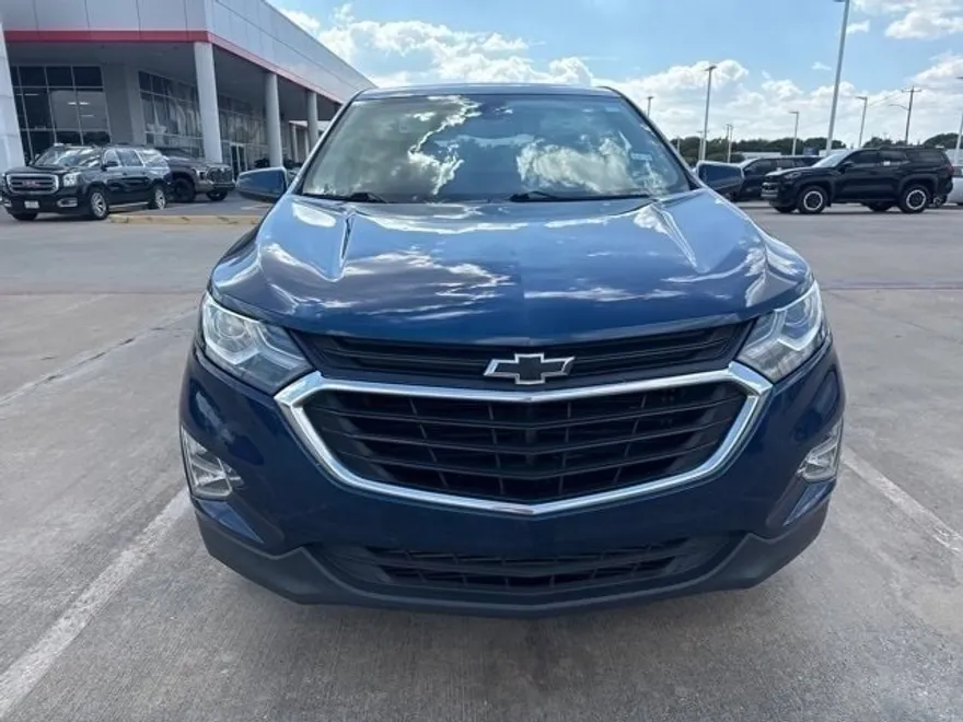 2020 Chevrolet Equinox LT photo 1