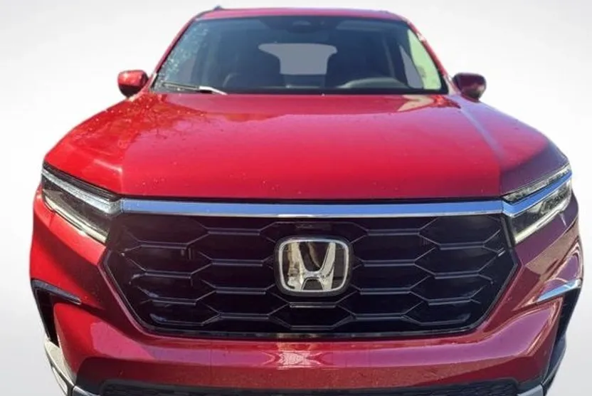 2025 Honda Pilot Touring photo 1