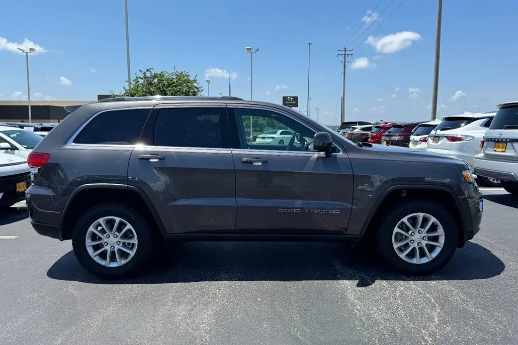 2021 Jeep Grand Cherokee Laredo E photo 1