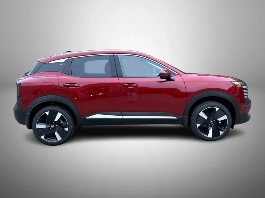 2025 Nissan Kicks SR photo 1