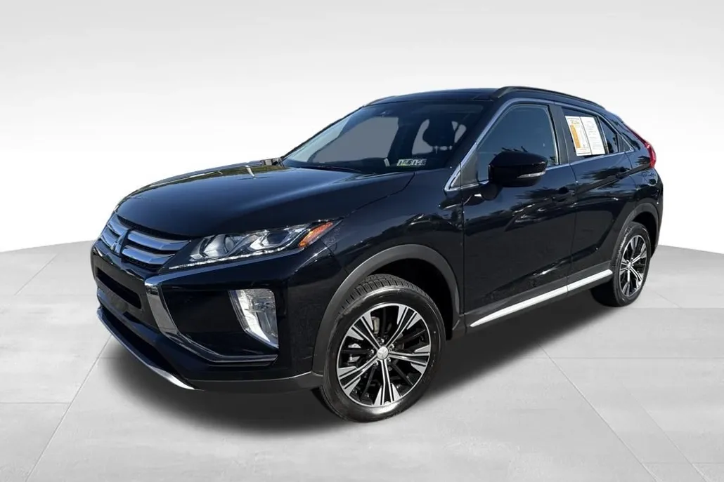 2020 Mitsubishi Eclipse Cross SE photo 1