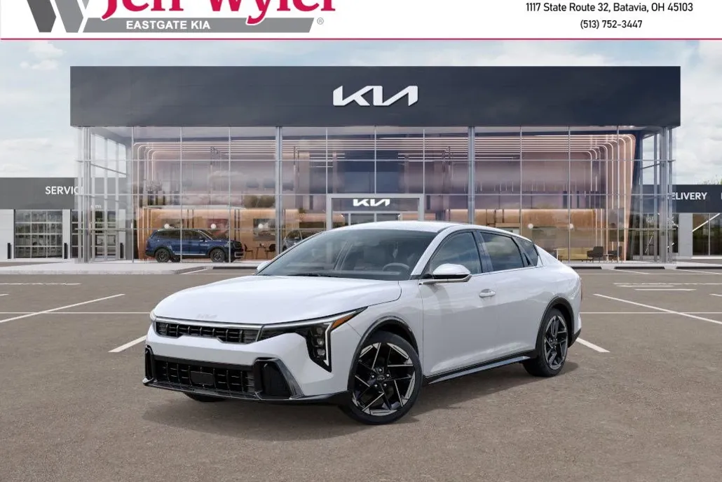 2025 Kia K4 GT-Line photo 1