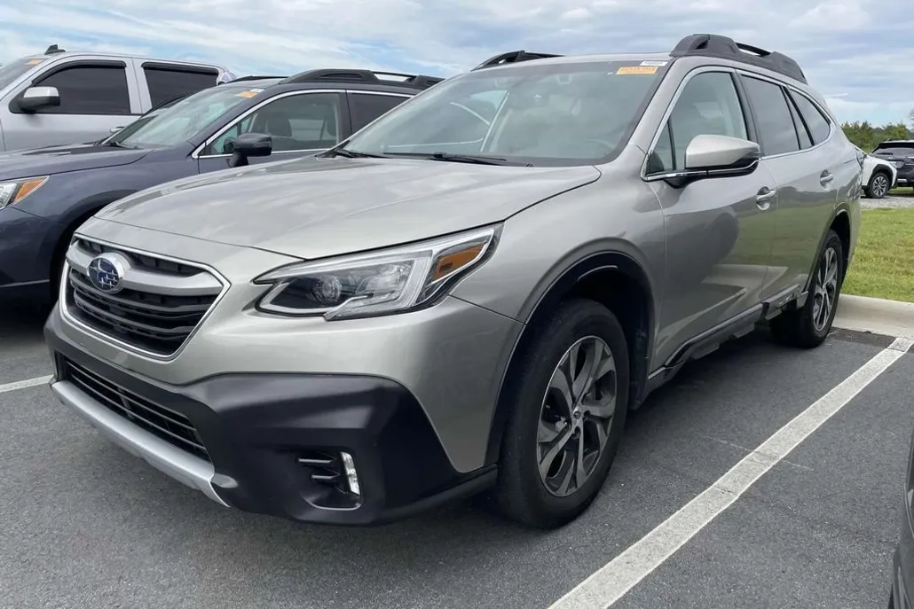 2020 Subaru Outback Limited photo 1