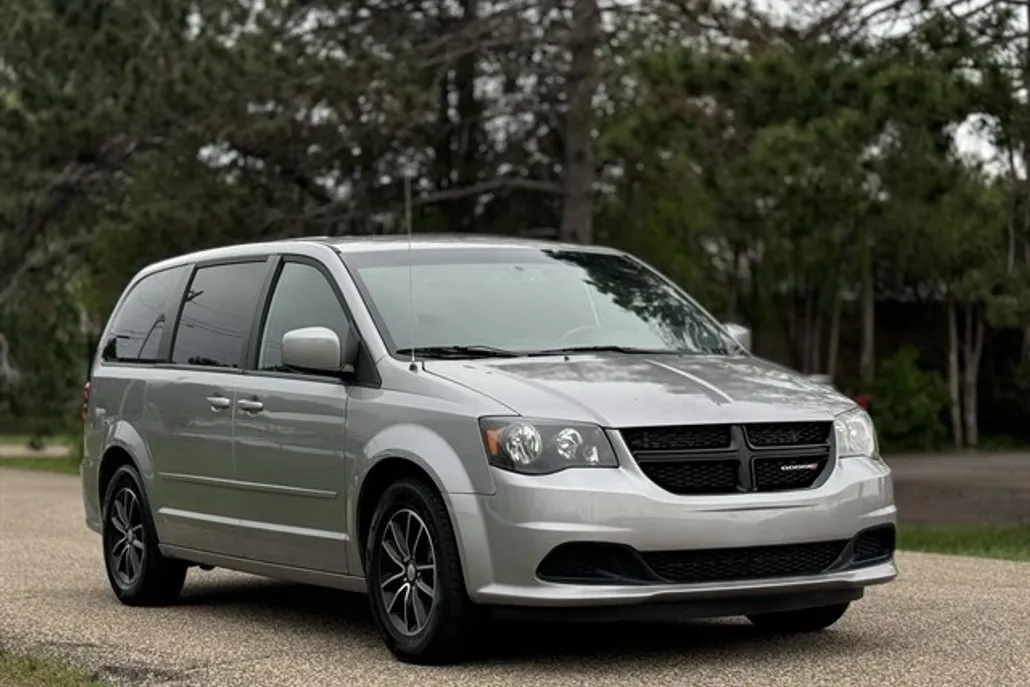 2016 Dodge Grand Caravan SE photo 1