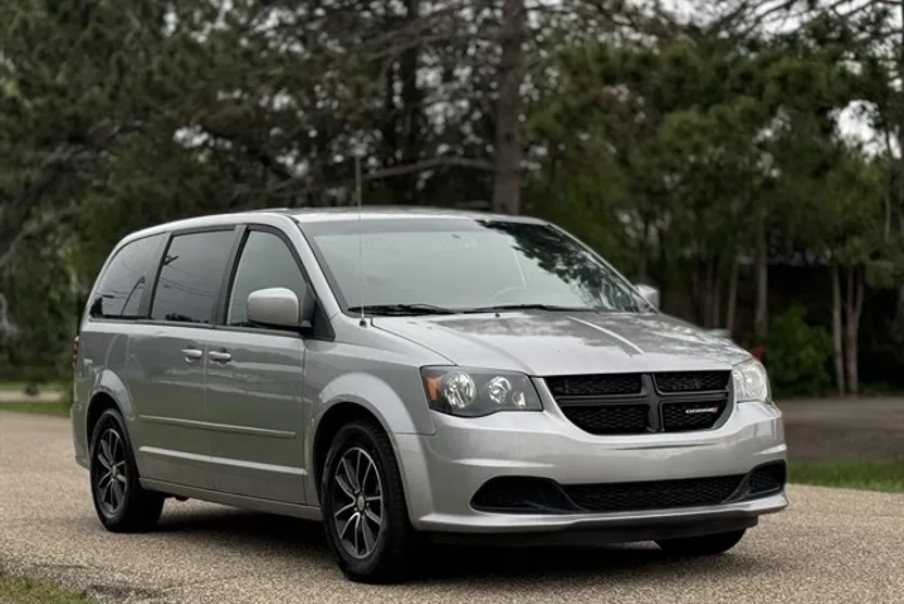 2016 Dodge Grand Caravan SE photo 1