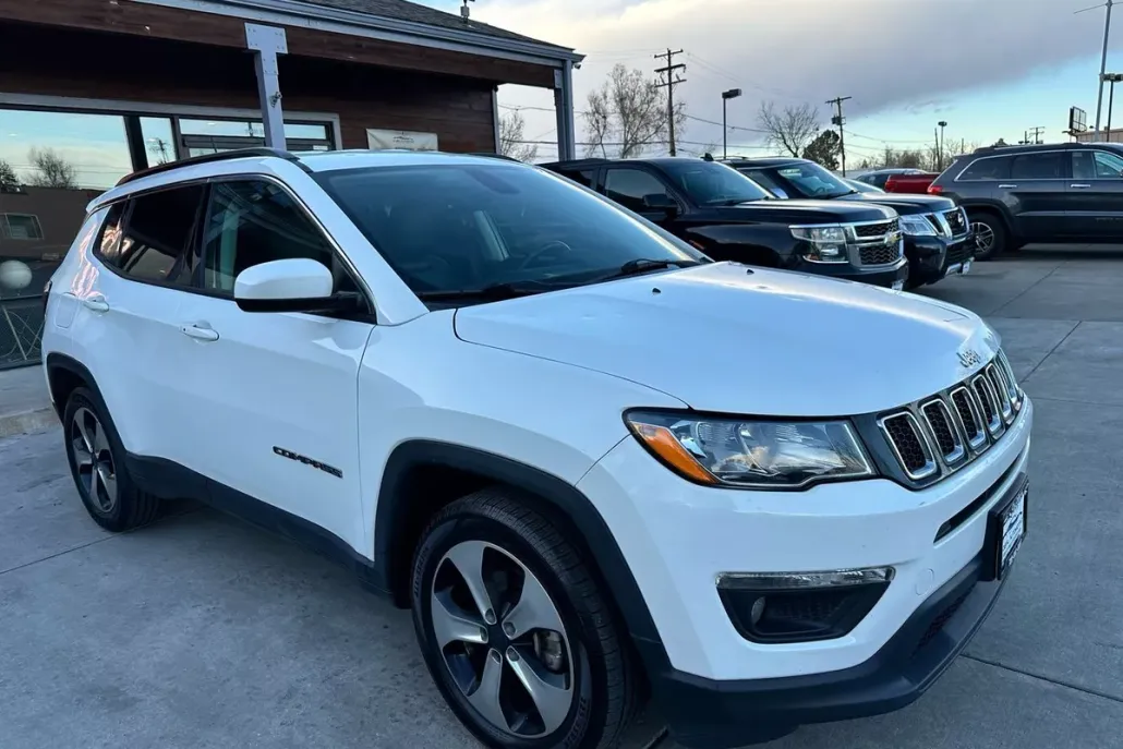 2017 Jeep Compass Latitude photo 1