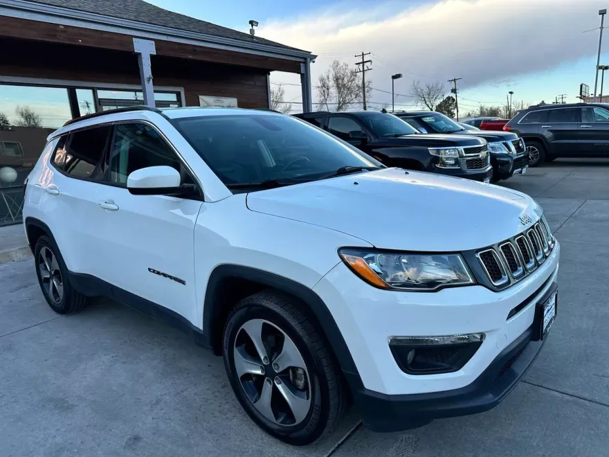 2017 Jeep Compass Latitude photo 1
