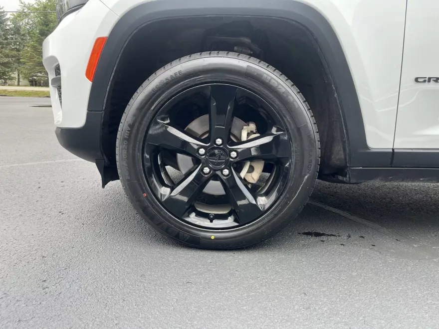 2024 Jeep Grand Cherokee Altitude photo 1