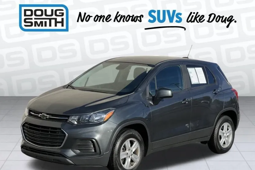2020 Chevrolet Trax LS photo 1