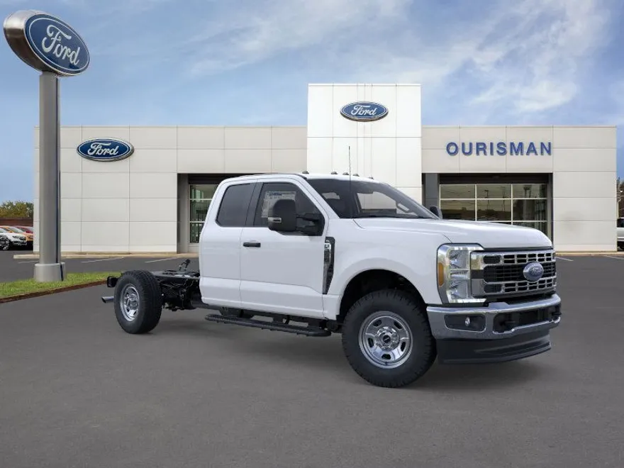 2025 Ford F-350 XL photo 1