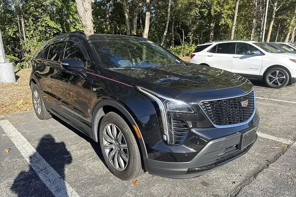 2023 Cadillac XT4 Sport photo 1