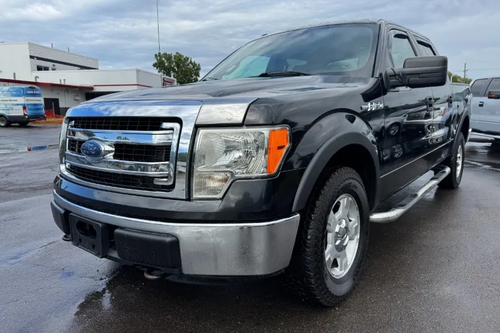 2013 Ford F-150 XLT photo 1