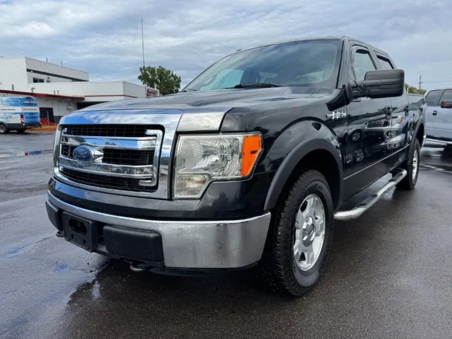2013 Ford F-150 XLT photo 1