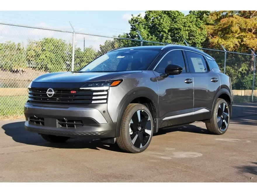 2025 Nissan Kicks SR photo 1