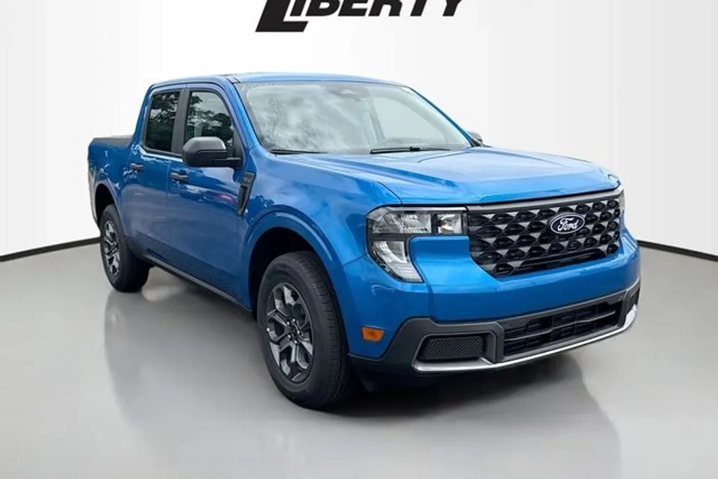 2025 Ford Maverick XLT photo 1