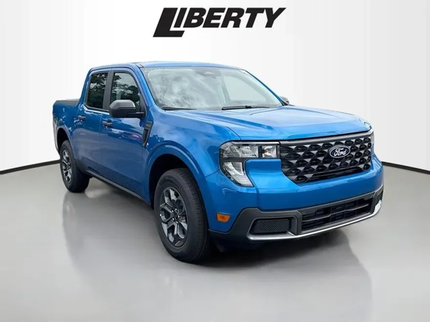 2025 Ford Maverick XLT photo 1