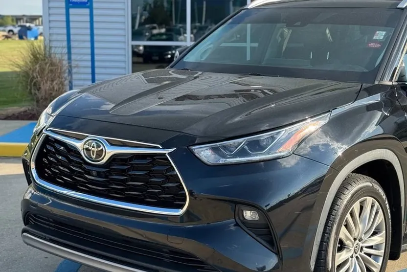 2022 Toyota Highlander Platinum photo 1