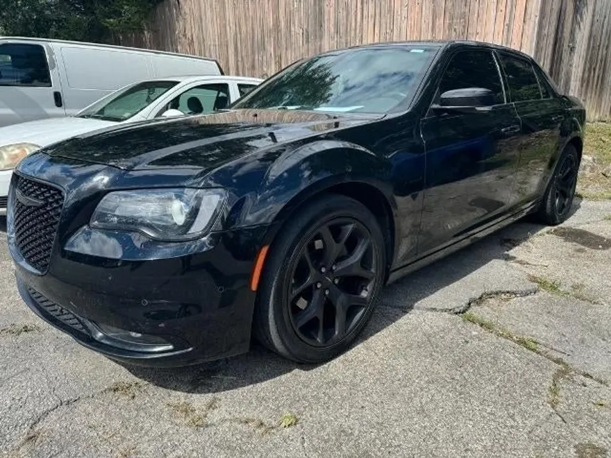 2022 Chrysler 300 photo 1