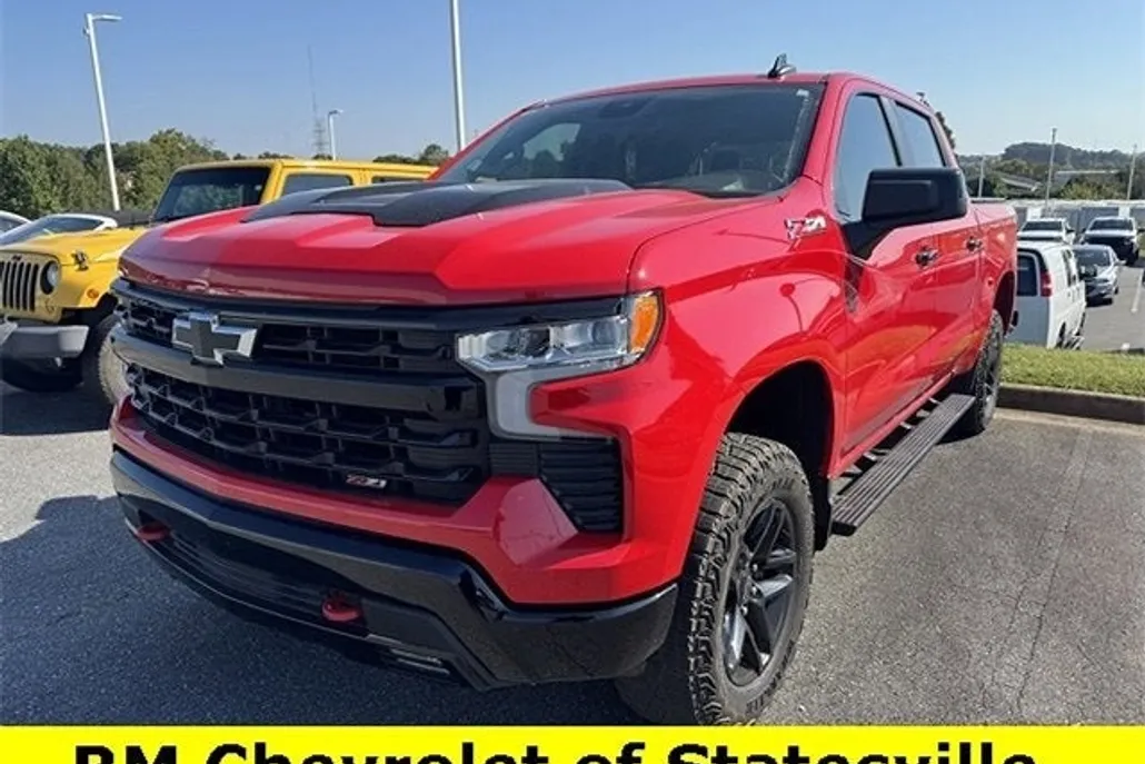 2024 Chevrolet Silverado 1500 LT Trail Boss photo 1