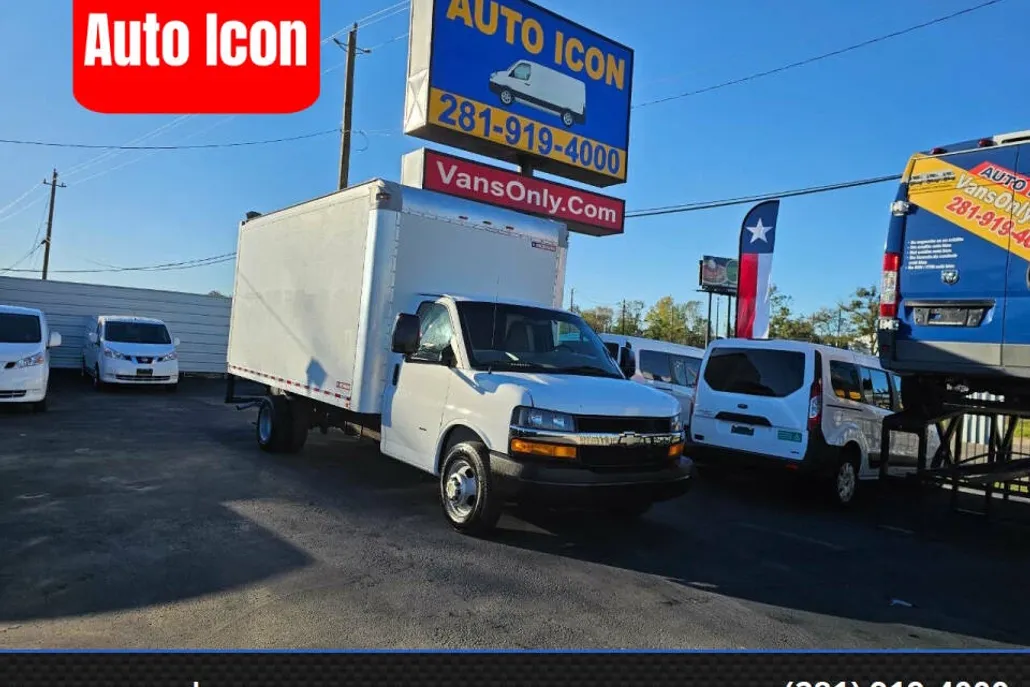 2019 Chevrolet Express 3500 Cutaway photo 1
