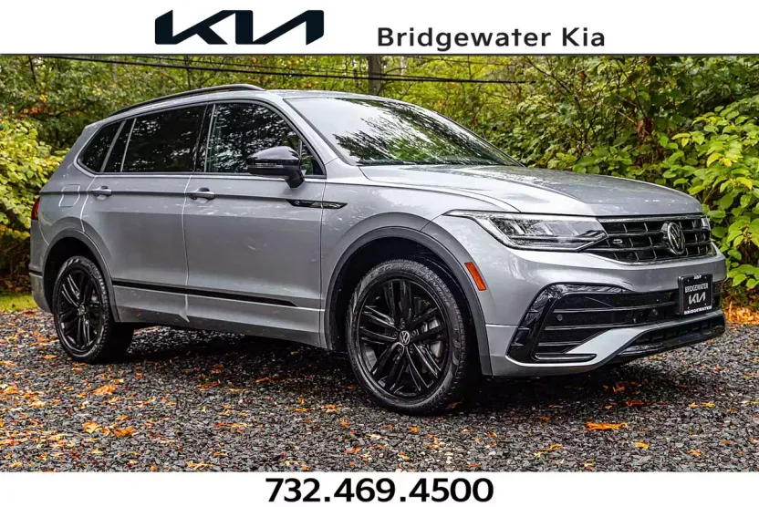 2022 Volkswagen Tiguan SE R-Line Black photo 1