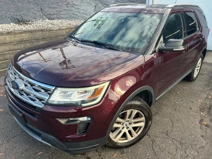 2018 Ford Explorer XLT photo 1