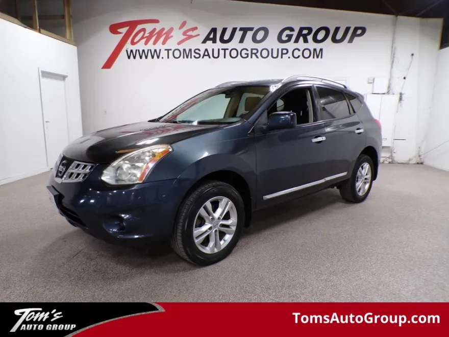 2013 Nissan Rogue SV photo 1