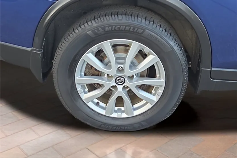 2019 Nissan Rogue S photo 1
