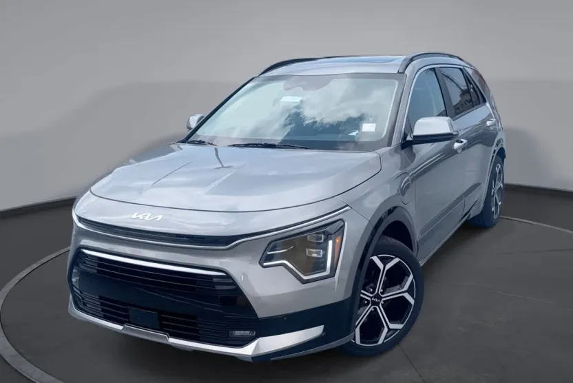 2025 Kia Niro Plug-In Hybrid SX Touring photo 1