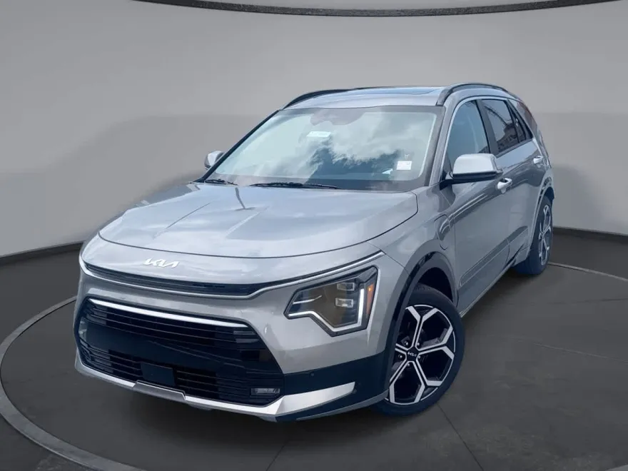 2025 Kia Niro Plug-In Hybrid SX Touring photo 1