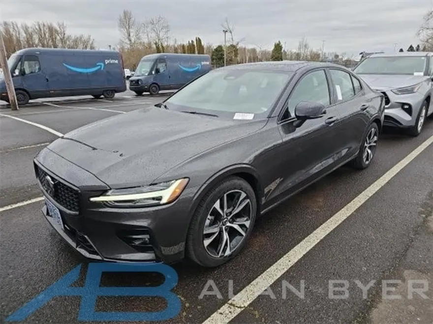 2025 Volvo S60 Core photo 1