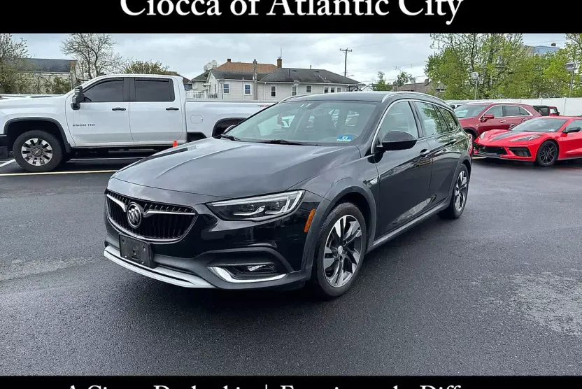 2019 Buick Regal TourX Essence photo 1