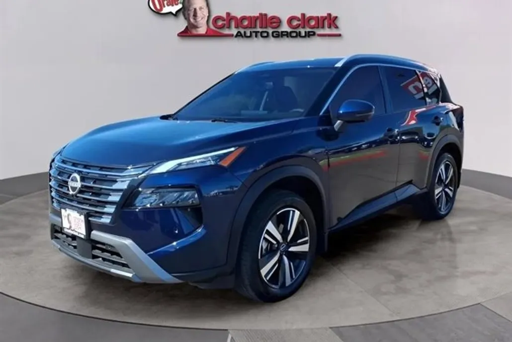 2025 Nissan Rogue SL photo 1